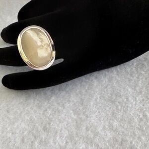 Elegant Silver and Cream Mother of Pearl design Ring